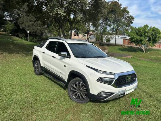 FIAT TORO 2.0 16V TURBO DIESEL RANCH 4WD AT9 FIAT TORO 2.0 16V TURBO DIESEL RANCH 4WD AT9